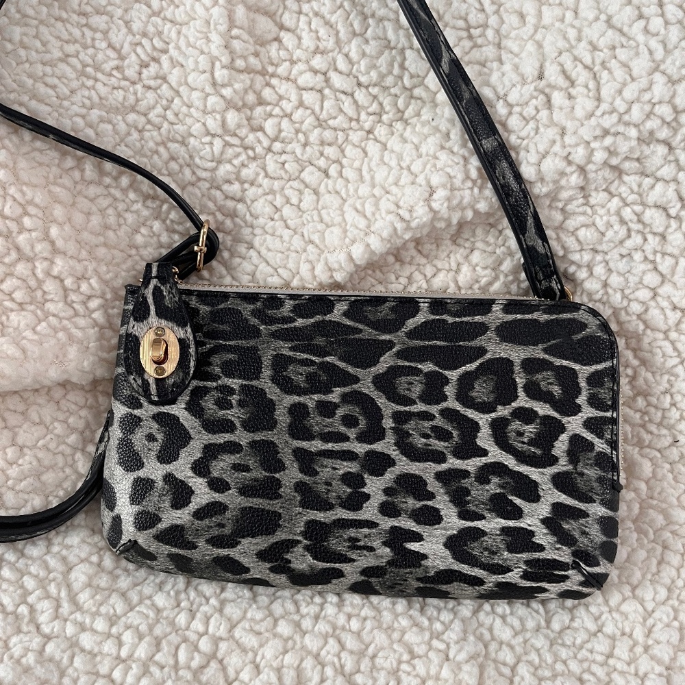 Crossbody bag leopard print